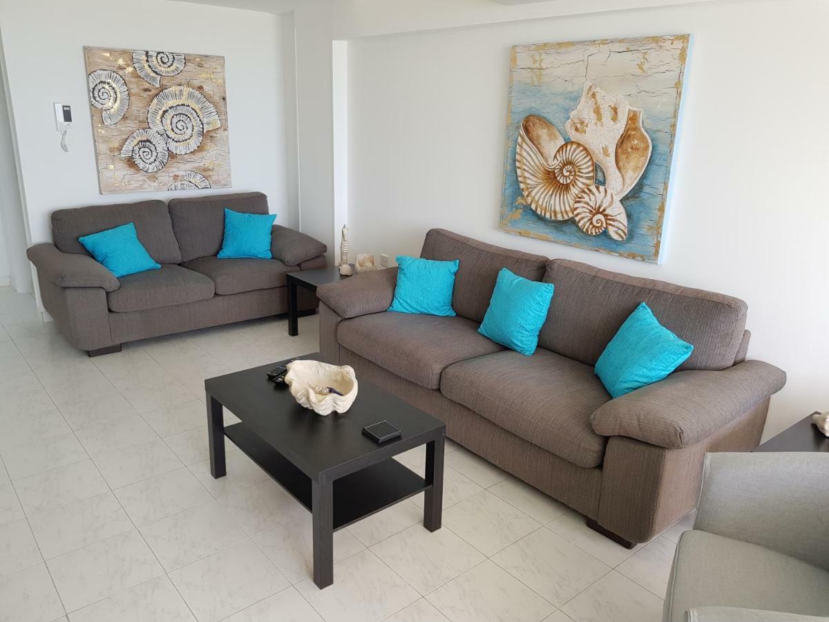 Haig'S Dream Flat On The Beach ลาร์นาคา ภายนอก รูปภาพ