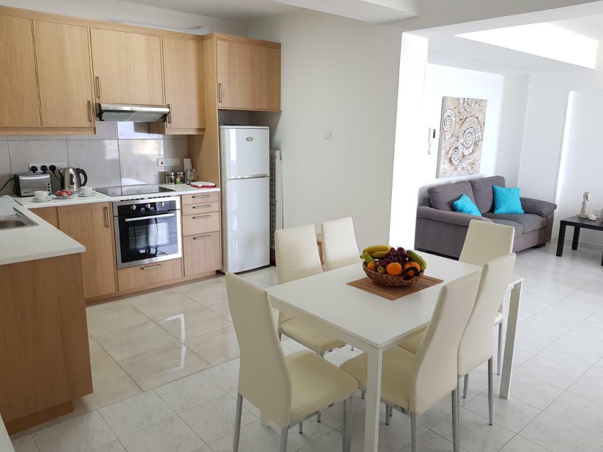 Haig'S Dream Flat On The Beach ลาร์นาคา ภายนอก รูปภาพ