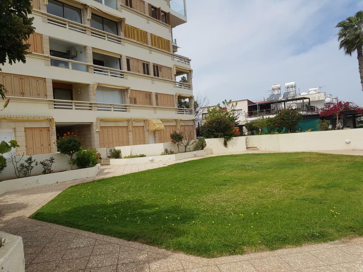 Haig'S Dream Flat On The Beach ลาร์นาคา ภายนอก รูปภาพ