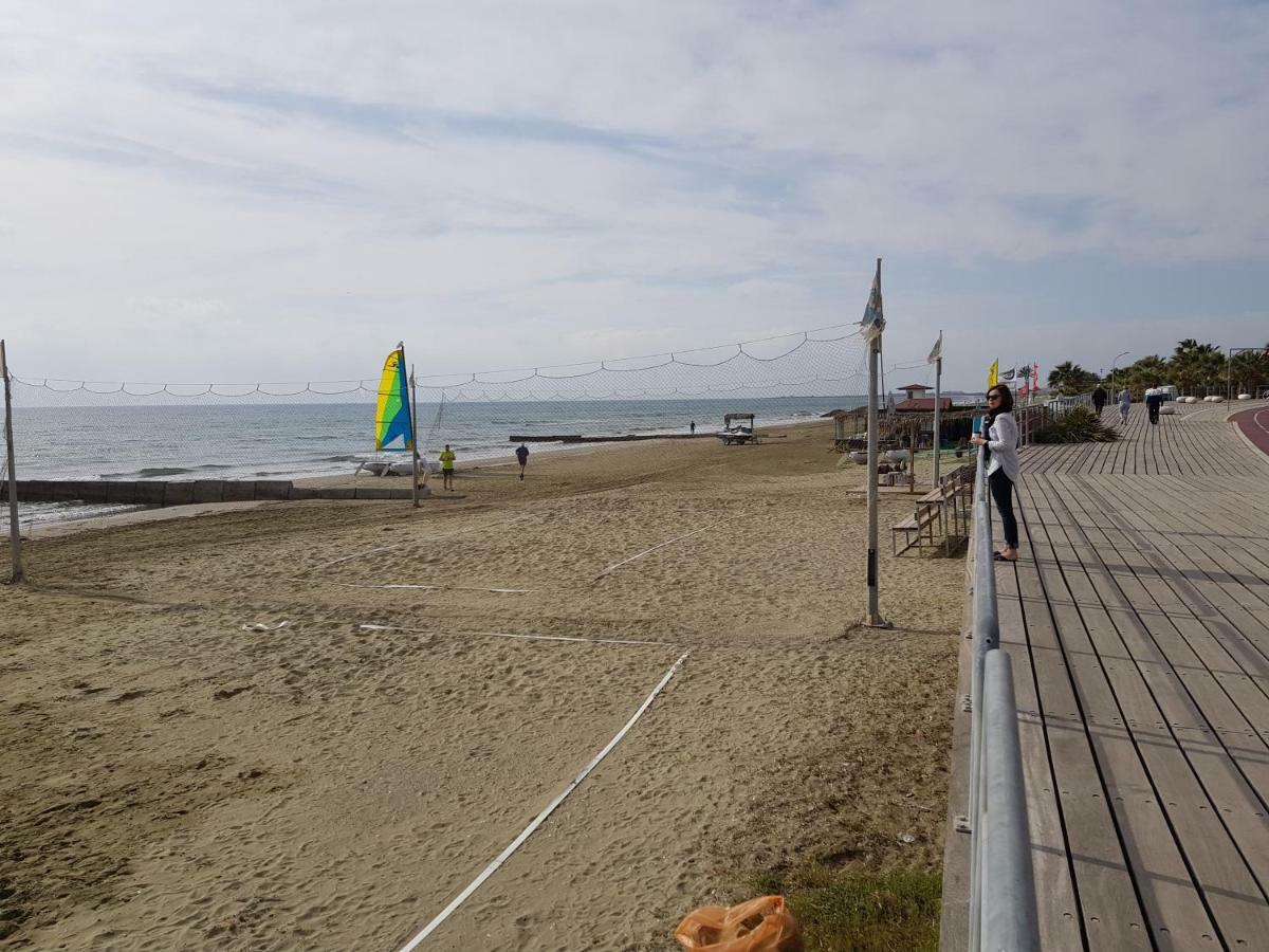 Haig'S Dream Flat On The Beach ลาร์นาคา ภายนอก รูปภาพ
