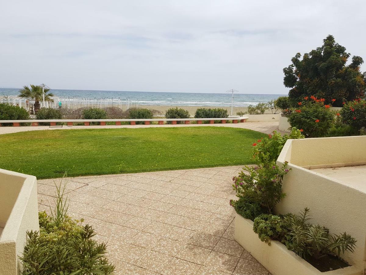 Haig'S Dream Flat On The Beach ลาร์นาคา ภายนอก รูปภาพ